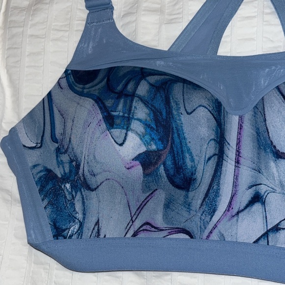 Victoria’s Secret Sports Bra - Picture 2 of 6